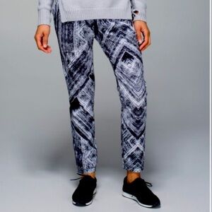 Lululemon Namaskar Pant II in Heat Wave White Black